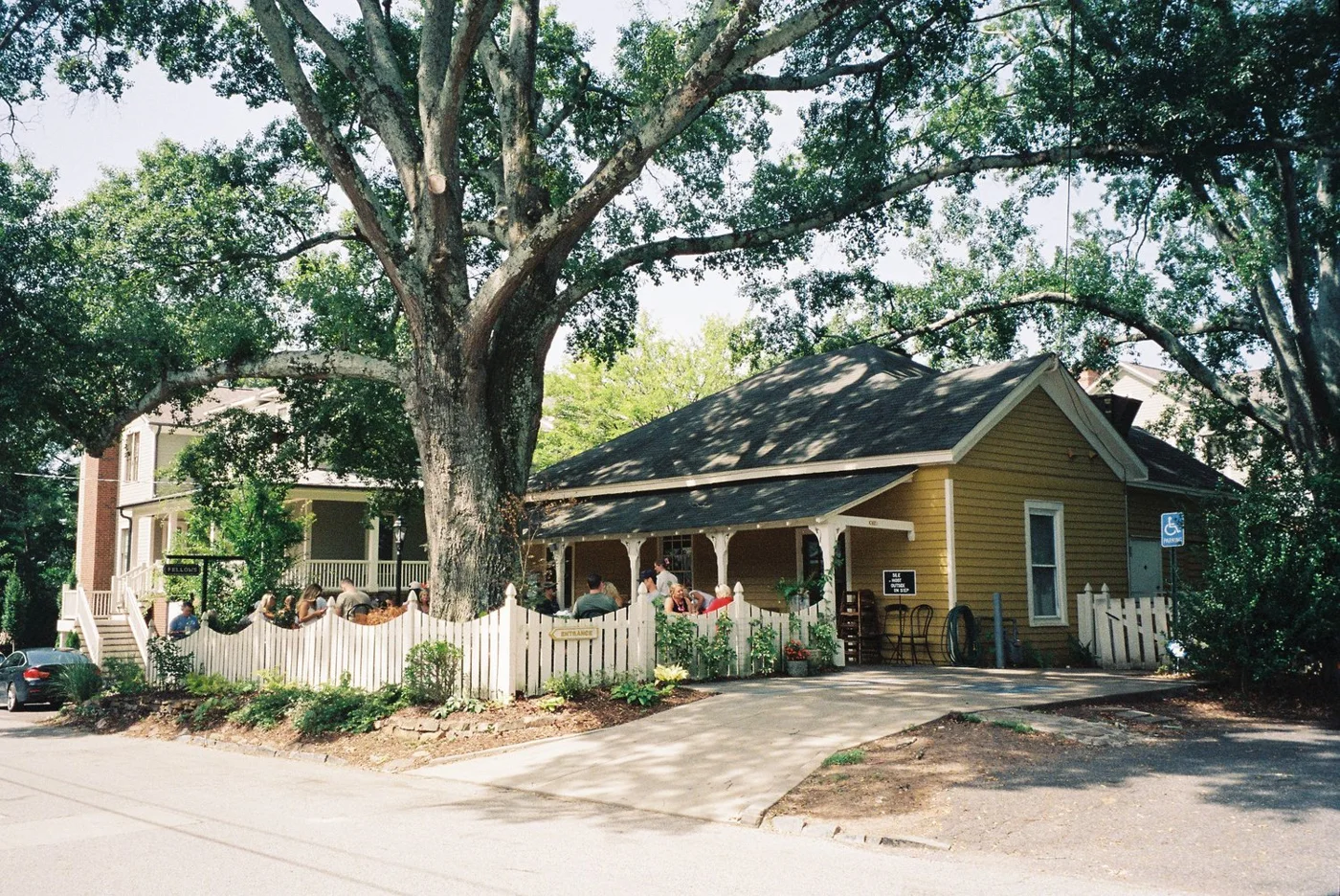 Fellows Cafe, Cafe
