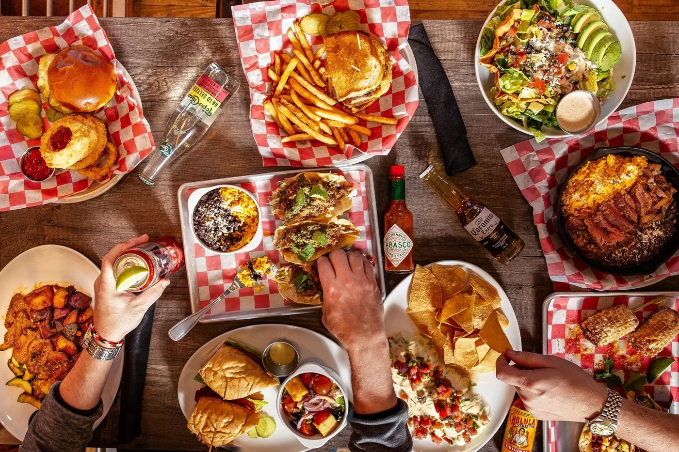 Lola's Burger & Tequila Bar, business photo 3