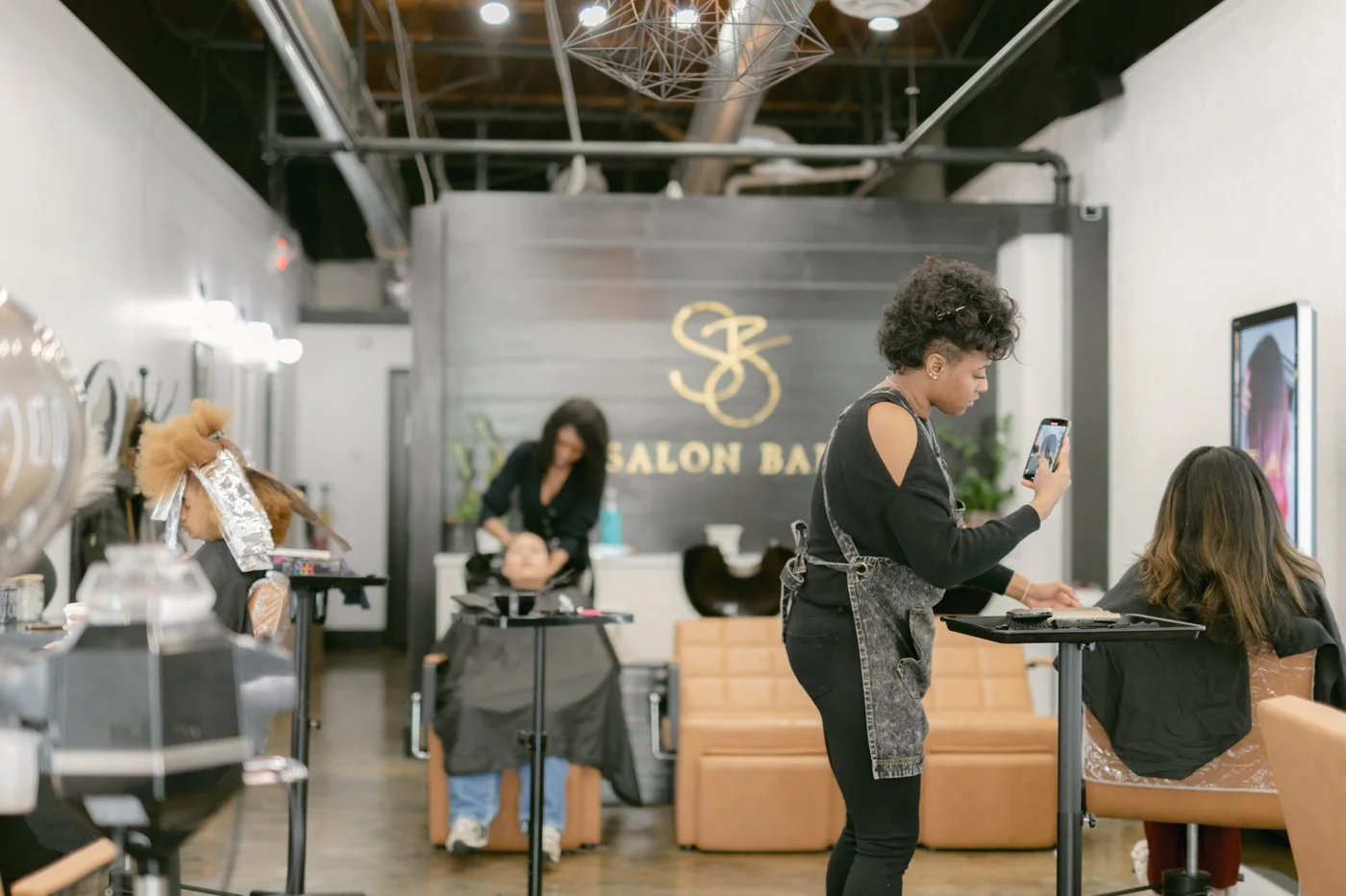 Salon Bar, business photo 4